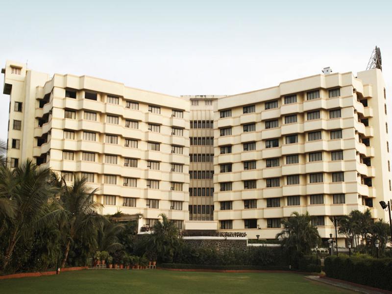 The Residence Hotel & Apartments Powai Mumbai Exterior photo