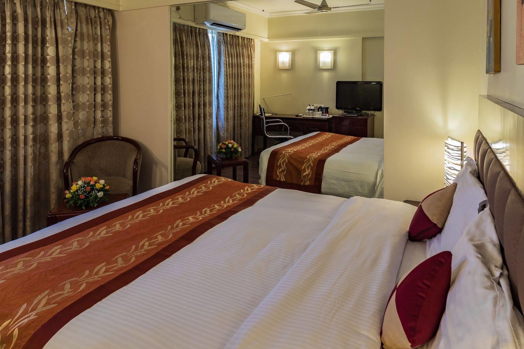 The Residence Hotel & Apartments Powai Mumbai Exterior photo